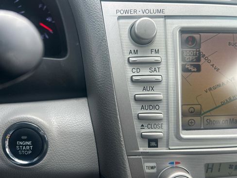 Used 2011 Toyota Camry XLE w/ SE/XLE Extra-Value Pkg FWD image 23
