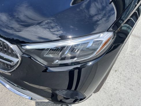 Used 2025 Mercedes-Benz GLC 300 4MATIC image 6