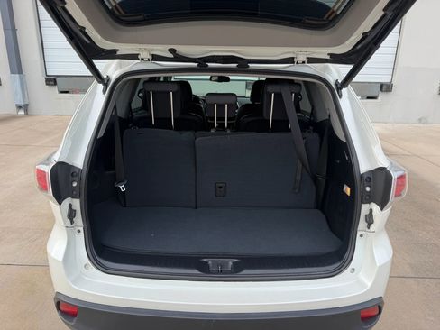 Used 2015 Toyota Highlander XLE FWD image 28