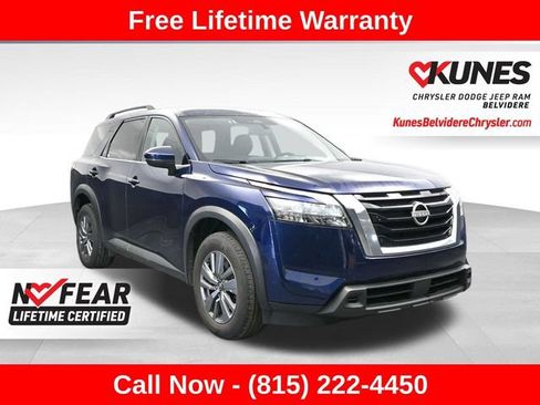 Used 2025 Nissan Pathfinder SV FWD image 1