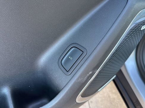 Used 2025 GMC Acadia Elevation FWD image 22