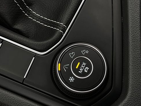 Used 2022 Volkswagen Taos SE image 20