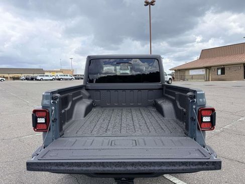 New 2026 Jeep Gladiator Sport AWD/4WD image 9