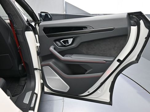 Used 2024 Lamborghini Urus S image 29