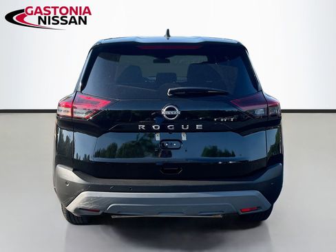 Used 2023 Nissan Rogue S FWD image 7