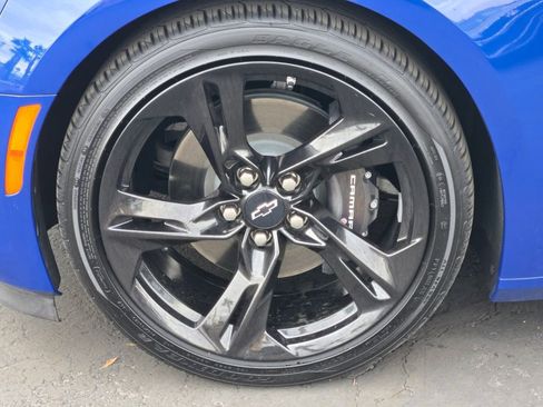 Used 2023 Chevrolet Camaro LT w/ Technology Package image 9