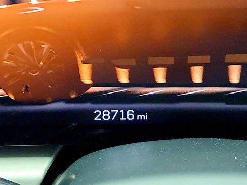 Used 2024 Cadillac Lyriq Luxury image 15