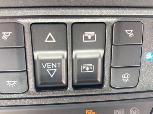 Certified 2022 Ford Explorer Platinum w/ Equipment Group 601A AWD/4WD image 46