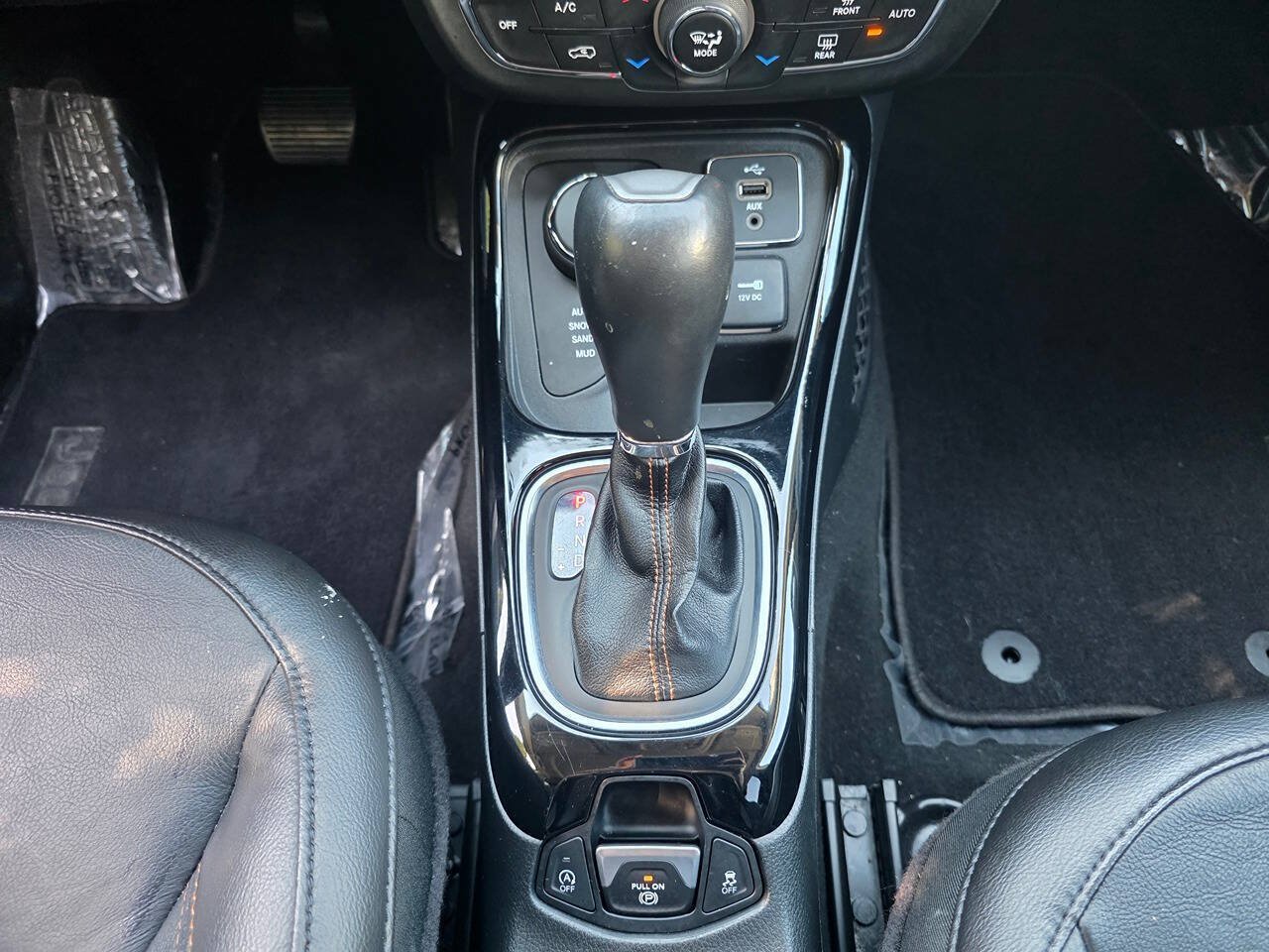 Used 2018 Jeep Compass Limited w/ Navigation Group AWD/4WD image 27