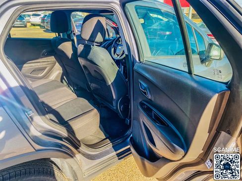 Used 2020 Chevrolet Trax LS image 12