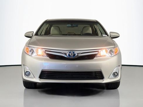 Used 2013 Toyota Camry XLE w/ Leather Pkg FWD image 3
