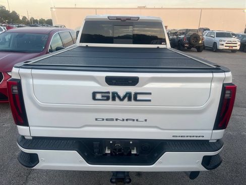 Used 2024 GMC Sierra 2500 Denali Ultimate AWD/4WD image 7