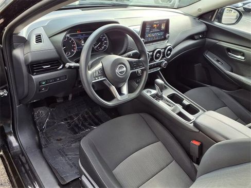 Used 2025 Nissan Sentra SV image 4