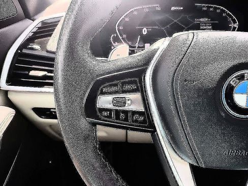Used 2022 BMW X5 xDrive45e AWD/4WD image 17