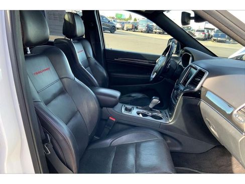 Used 2018 Jeep Grand Cherokee Trailhawk w/ Trailhawk Luxury Group AWD/4WD image 8