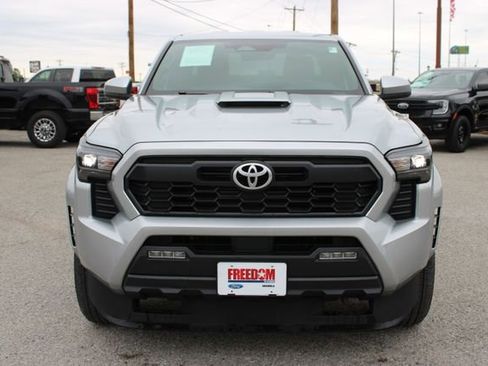 Used 2024 Toyota Tacoma TRD Sport RWD image 2