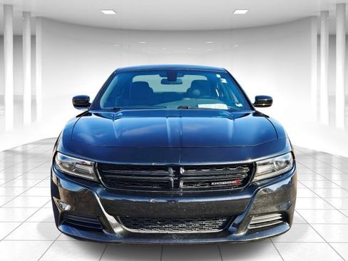 Used 2019 Dodge Charger SXT RWD image 5