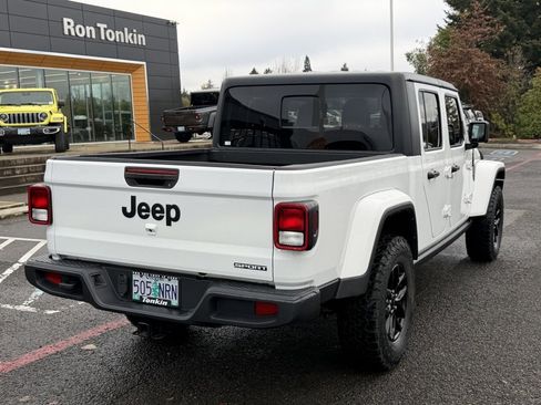 Used 2021 Jeep Gladiator Sport image 8