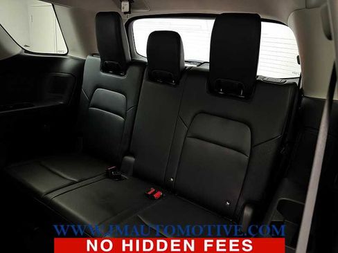 Used 2022 Nissan Pathfinder SL w/ SL Premium Package image 17