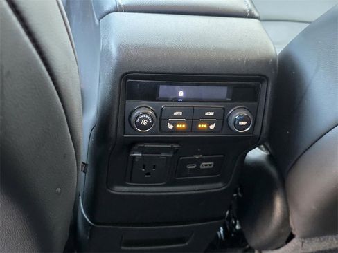 Used 2023 GMC Acadia Denali w/ Denali Ultimate Package image 12