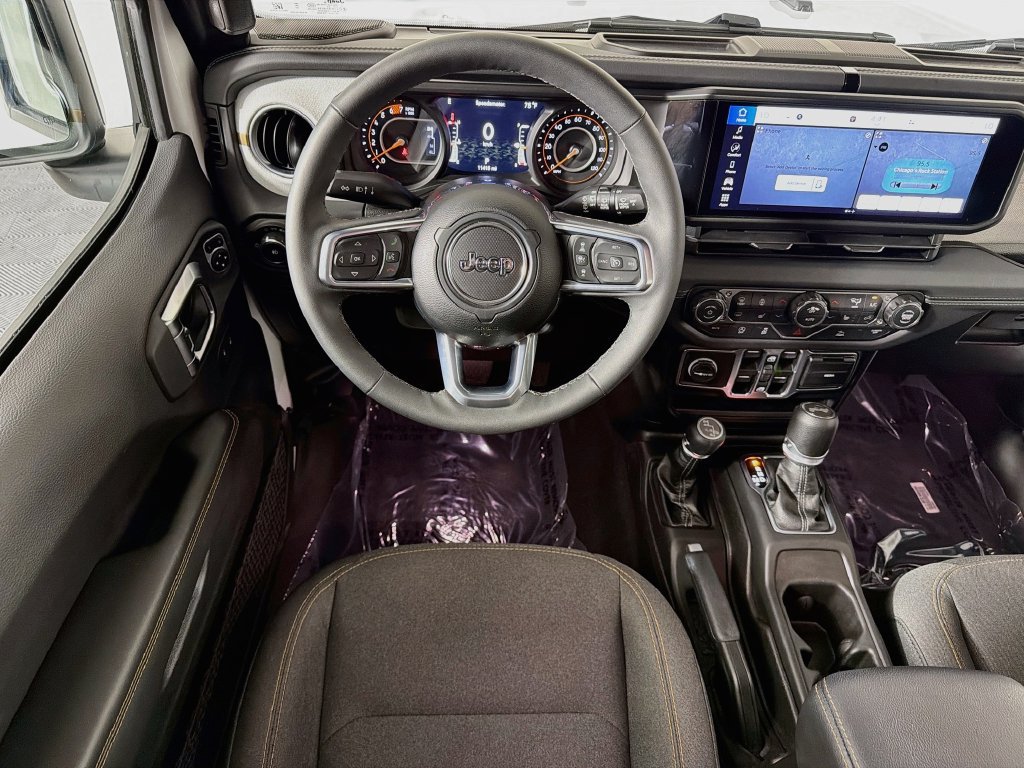 Used 2026 Jeep Wrangler Unlimited Sahara AWD/4WD image 22