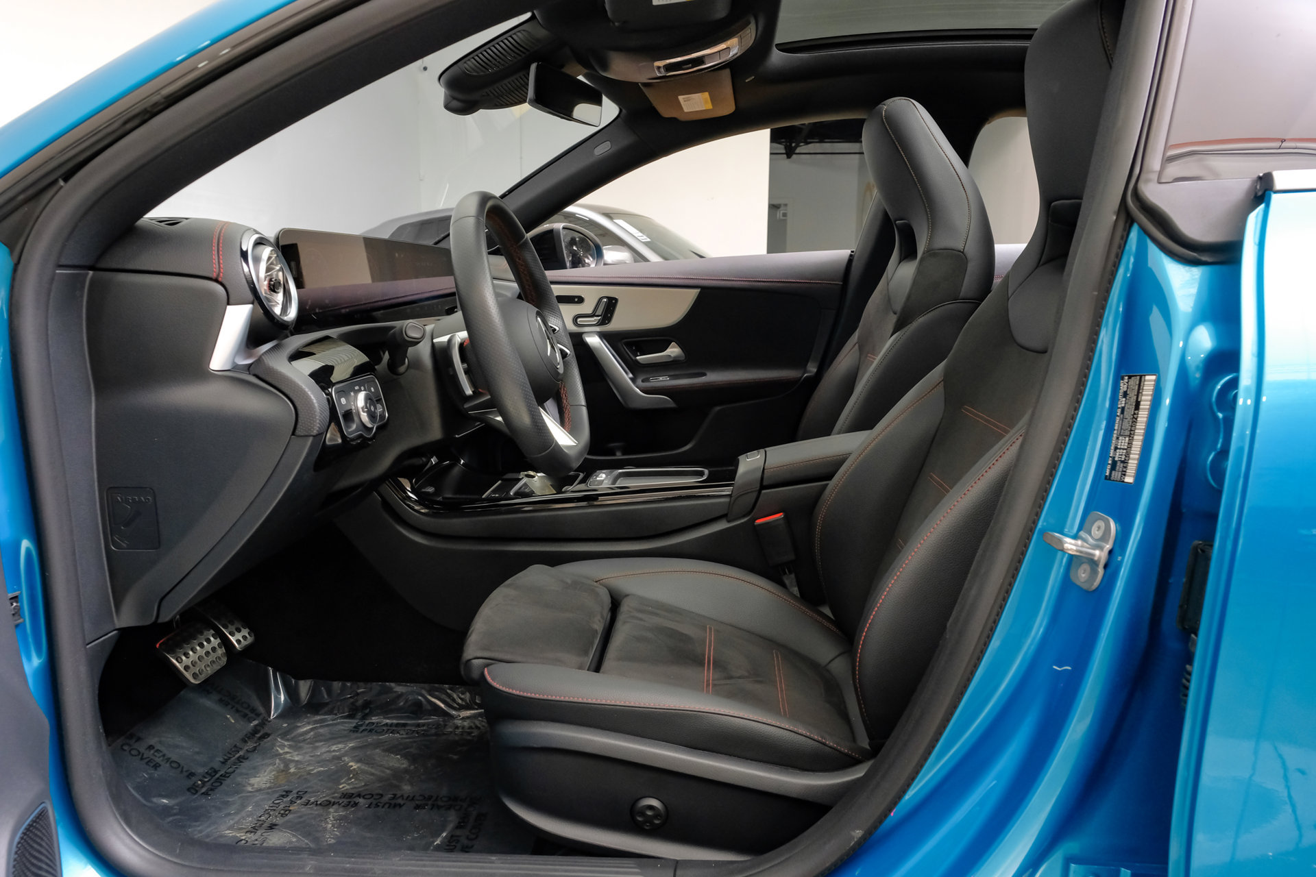 Used 2025 Mercedes-Benz CLA 250 w/ AMG Night Package image 4