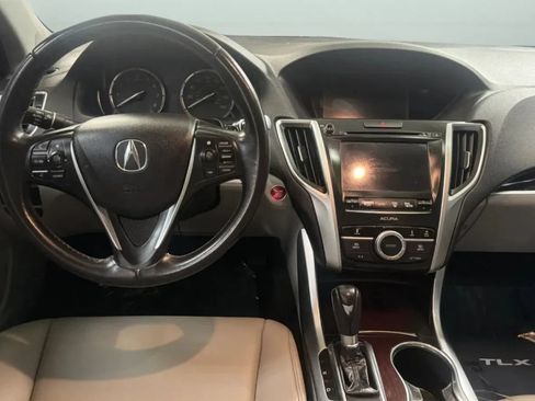 Used 2016 Acura TLX FWD image 10
