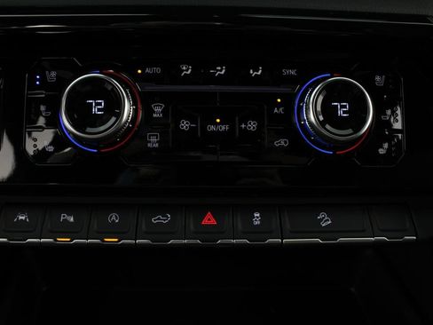New 2026 GMC Sierra 1500 AT4 w/ AT4 Premium Package AWD/4WD image 8