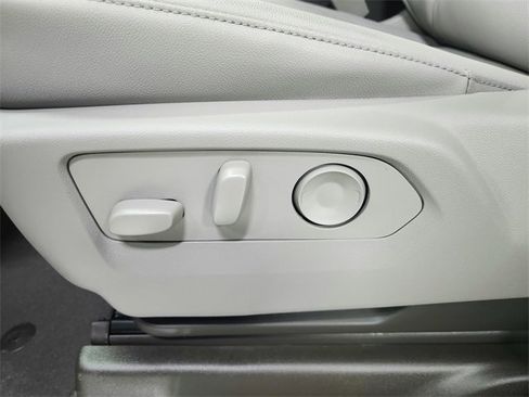 New 2026 GMC Sierra 1500 SLT image 20