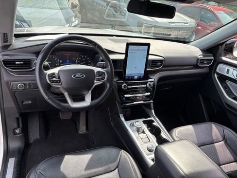 Used 2023 Ford Explorer Limited w/ Limited Technology Package AWD/4WD image 11
