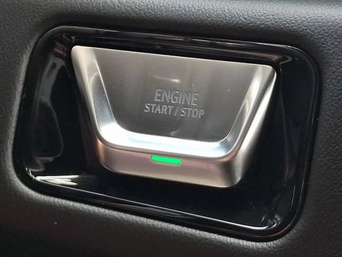 Used 2025 GMC Yukon Denali w/ LPO, Get Active Package AWD/4WD image 16