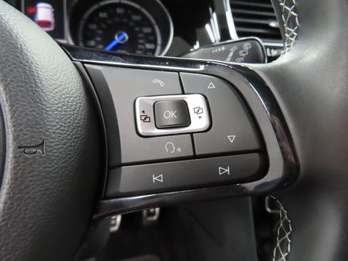 Used 2016 Volkswagen Golf R 4-Door image 43