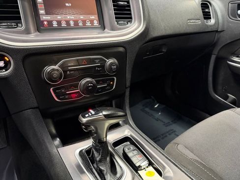 Used 2022 Dodge Charger SXT RWD image 26