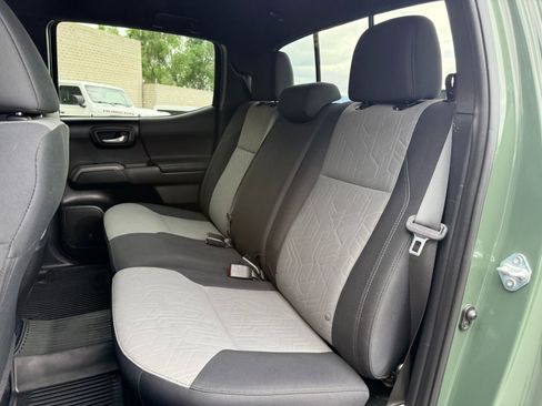 Used 2021 Toyota Tacoma TRD Off-Road w/ Technology Package AWD/4WD image 23