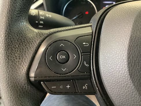 Used 2022 Toyota RAV4 LE AWD/4WD image 25