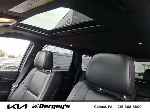 Used 2020 Jeep Grand Cherokee Limited AWD/4WD image 16
