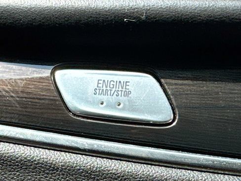 Used 2018 Buick Enclave Essence FWD image 19