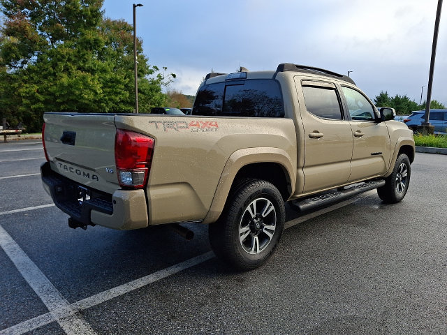 Used 2017 Toyota Tacoma TRD Sport w/ Premium & Technology Package AWD/4WD image 6