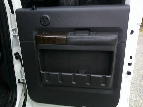 Used 2015 Ford F350 Platinum image 19