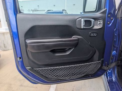 Used 2018 Jeep Wrangler Unlimited Sport S AWD/4WD image 22