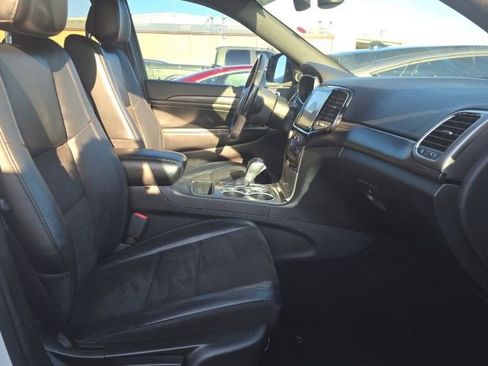 Used 2020 Jeep Grand Cherokee Altitude image 10