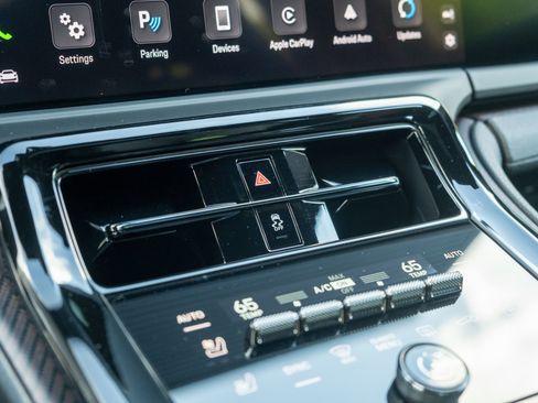 Certified 2024 Porsche Panamera 4 AWD/4WD image 33