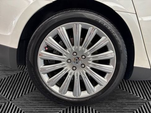 Used 2015 Lincoln MKS AWD w/ Equipment Group 101A image 32