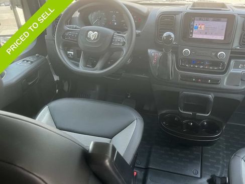 Used 2025 RAM ProMaster 2500 w/ Convenience Group FWD image 12
