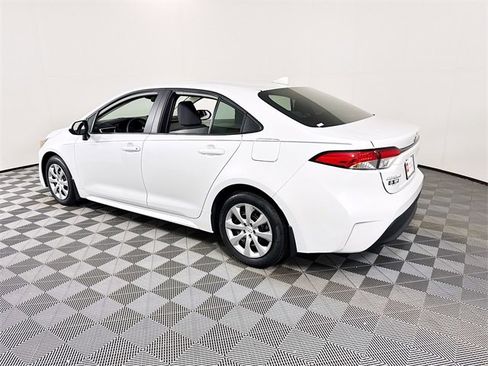 Certified 2025 Toyota Corolla LE image 21