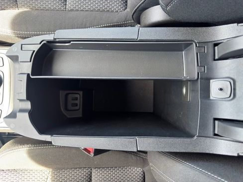 Used 2024 GMC Terrain SLE w/ Driver Convenience Package FWD image 28