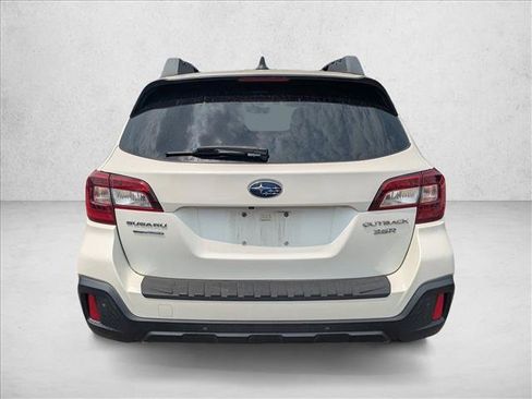 Used 2018 Subaru Outback 3.6R Limited AWD/4WD image 6