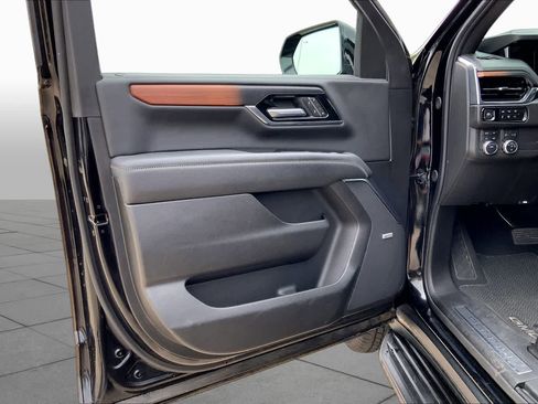 Used 2025 GMC Yukon Denali AWD/4WD image 22