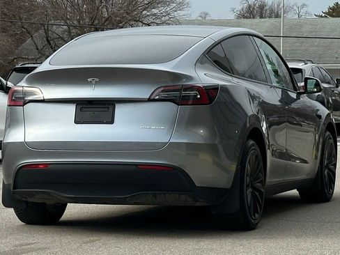 Used 2024 Tesla Model Y Long Range image 10