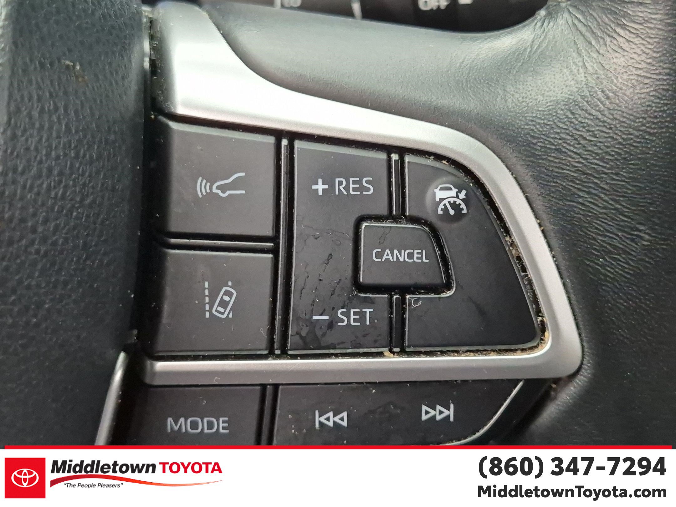 Used 2023 Toyota Highlander LE AWD/4WD image 20